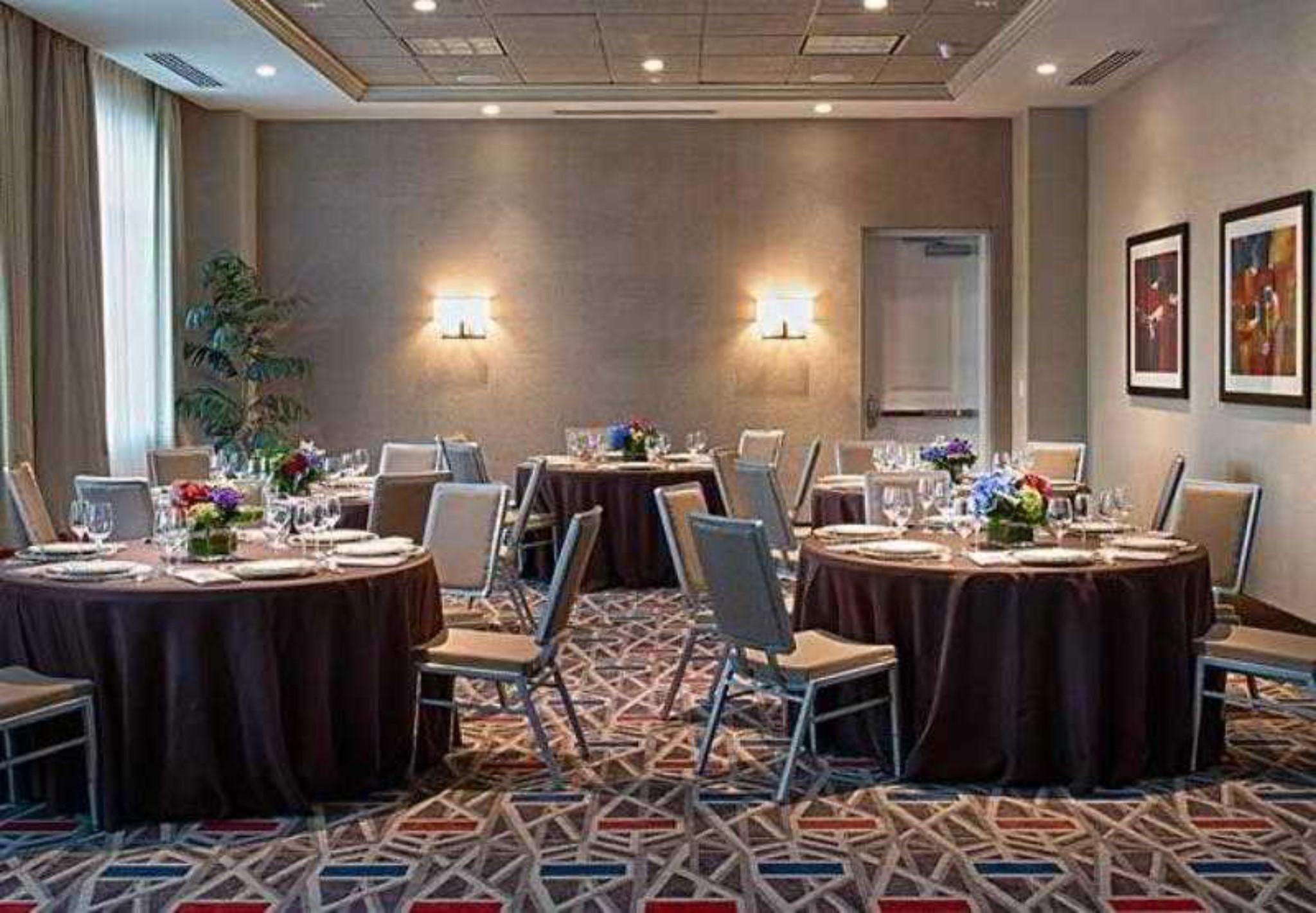 Residence Inn By Marriott Boston Logan Airport/צ'לסי מסעדה תמונה