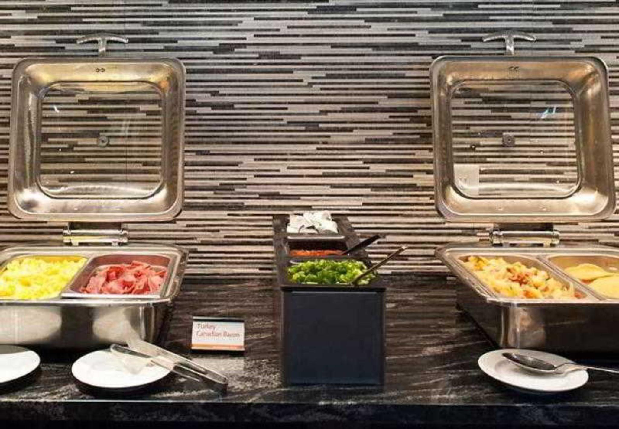 Residence Inn By Marriott Boston Logan Airport/צ'לסי מסעדה תמונה